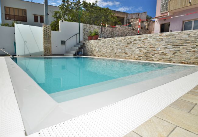 Villa a Alcamo - Villa Sweet Dream, 18 posti con piscina privata riscaldata Villa a Alcamo - Villa Sweet Dream, 18 posti con piscina privata riscaldata