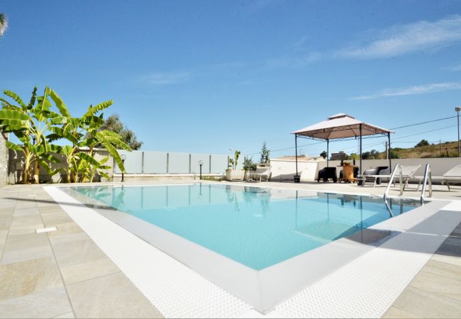 Villa a Alcamo - Villa Sweet Dream, 18 posti con piscina privata riscaldata Villa a Alcamo - Villa Sweet Dream, 18 posti con piscina privata riscaldata