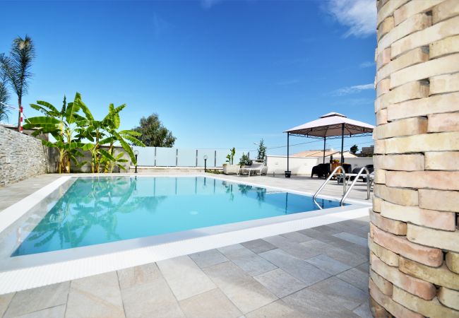 Villa a Alcamo - Villa Sweet Dream, 18 posti con piscina privata Villa a Alcamo - Villa Sweet Dream, 18 posti con piscina privata