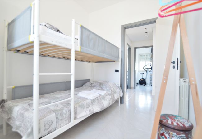 Alcamo, camera con letto a castello Alcamo, camera con letto a castello