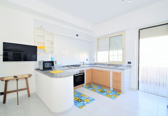 Alcamo, cucina con tv Alcamo, cucina con tv