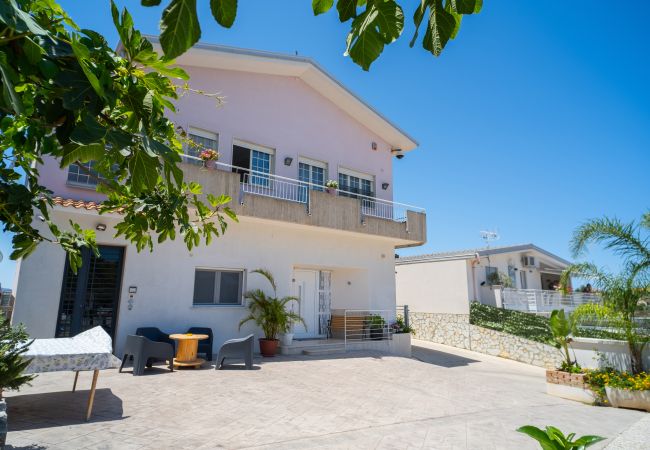 Villa a Alcamo - Villa Sweet Dream, 18 posti con piscina privata riscaldata Villa a Alcamo - Villa Sweet Dream, 18 posti con piscina privata riscaldata