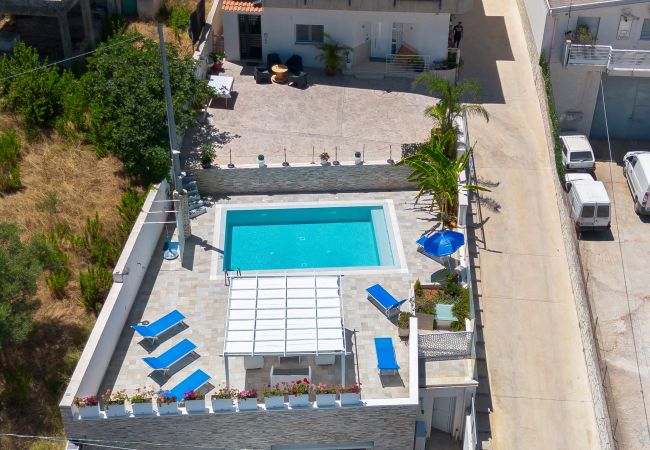 Villa a Alcamo - Villa Sweet Dream, 18 posti con piscina privata riscaldata Villa a Alcamo - Villa Sweet Dream, 18 posti con piscina privata riscaldata