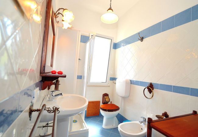 Scopello bagno con box doccia Scopello bagno con box doccia