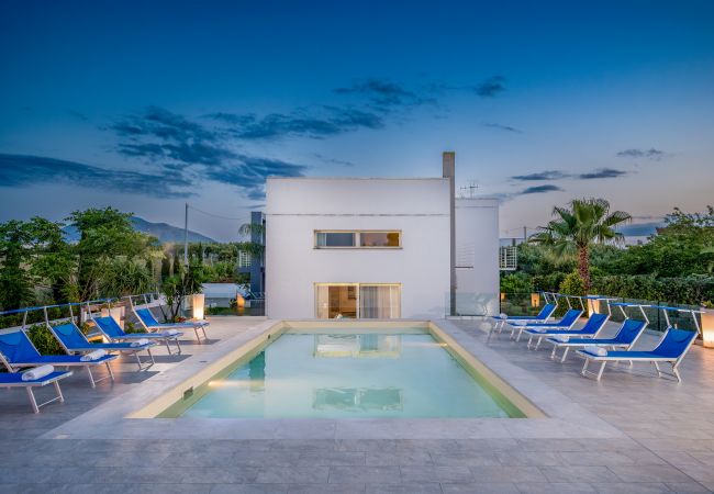Villa a Alcamo - Villa Sikelia con piscina privata