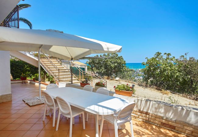 Villa a Castellammare del Golfo - Villa Azzurra a pochi passi dal mare Villa a Castellammare del Golfo - Villa Azzurra a pochi passi dal mare