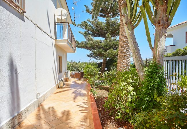 Villa a Castellammare del Golfo - Villa Azzurra a pochi passi dal mare Villa a Castellammare del Golfo - Villa Azzurra a pochi passi dal mare