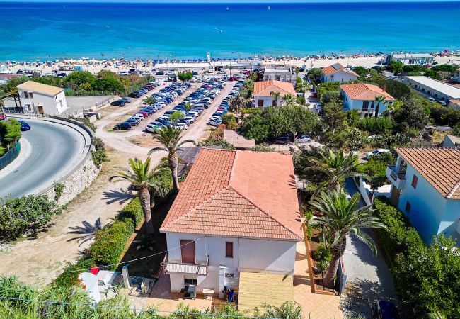 Villa a Castellammare del Golfo - Villa Azzurra a pochi passi dal mare Villa a Castellammare del Golfo - Villa Azzurra a pochi passi dal mare