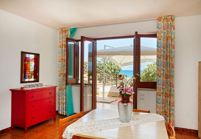 Villa a Castellammare del Golfo - Villa Azzurra a pochi passi dal mare Villa a Castellammare del Golfo - Villa Azzurra a pochi passi dal mare