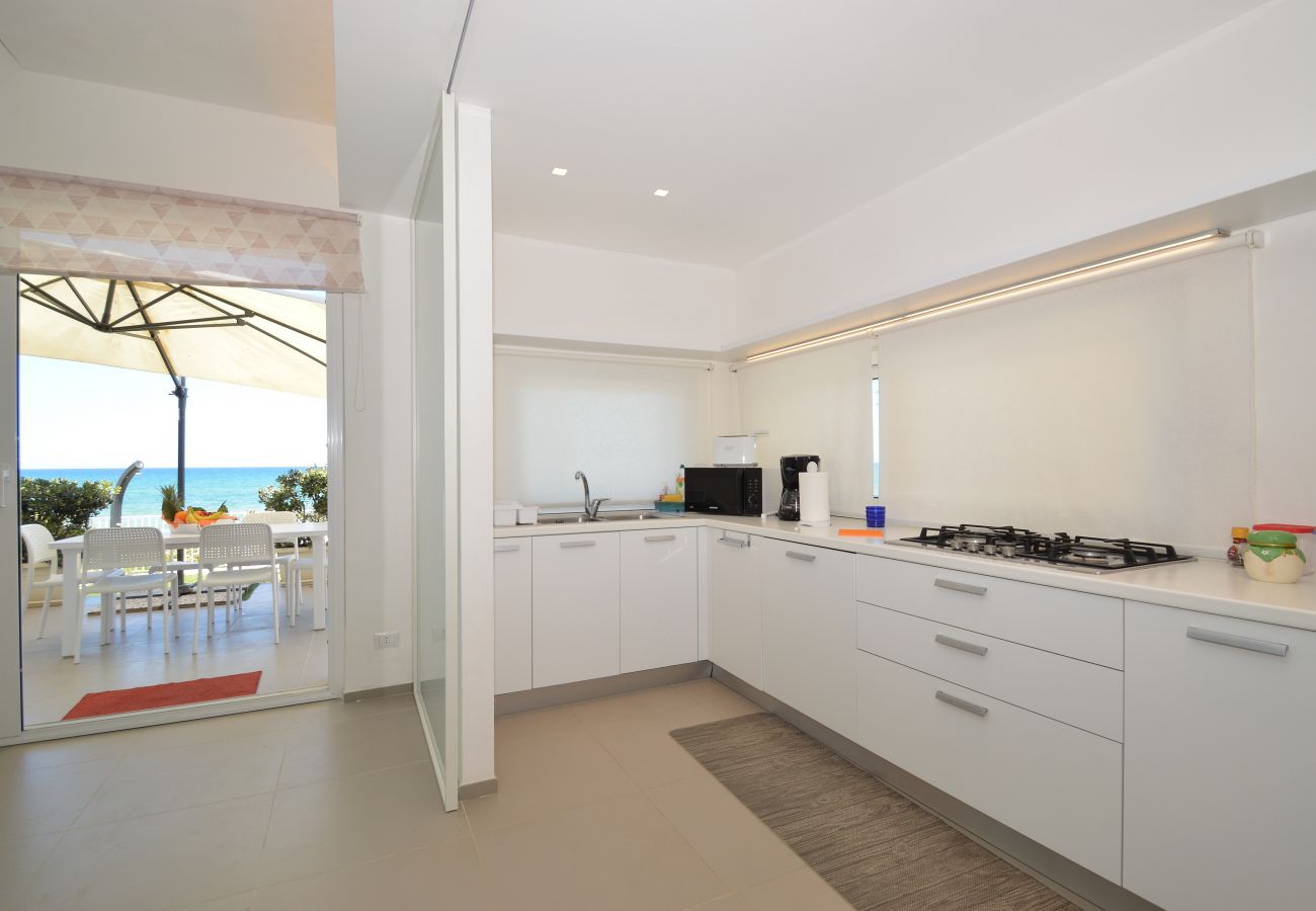 Alcamo Marina, spacious kitchen Alcamo Marina, spacious kitchen