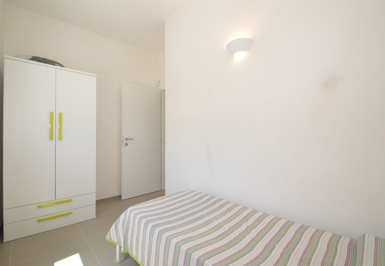 single bedroom single bedroom