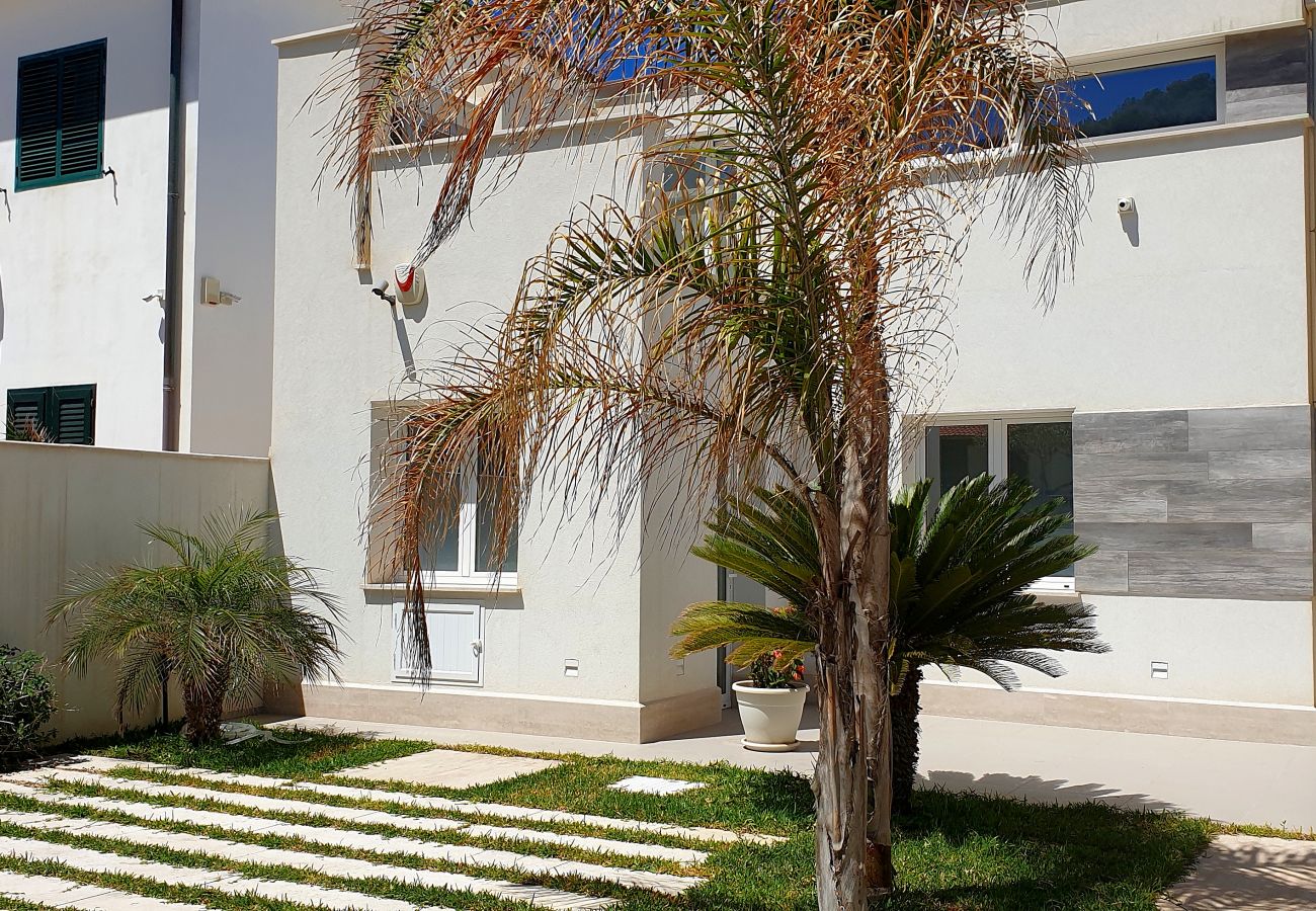 Alcamo Marina, detached villa with garden Alcamo Marina, detached villa with garden