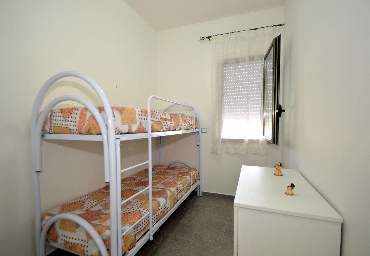 Alcamo Marina, bedroom with bunk bed Alcamo Marina, bedroom with bunk bed