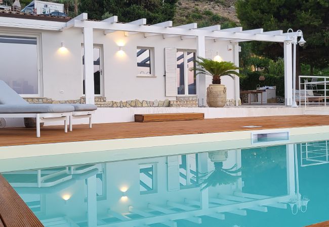 Villa/Dettached house in Scopello - Villa Ballerina Bianca with private pool