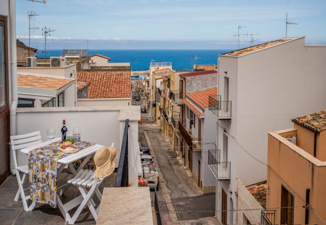  in Castellammare del Golfo - Casa del Golfo  Cascio 3,  Second Floor