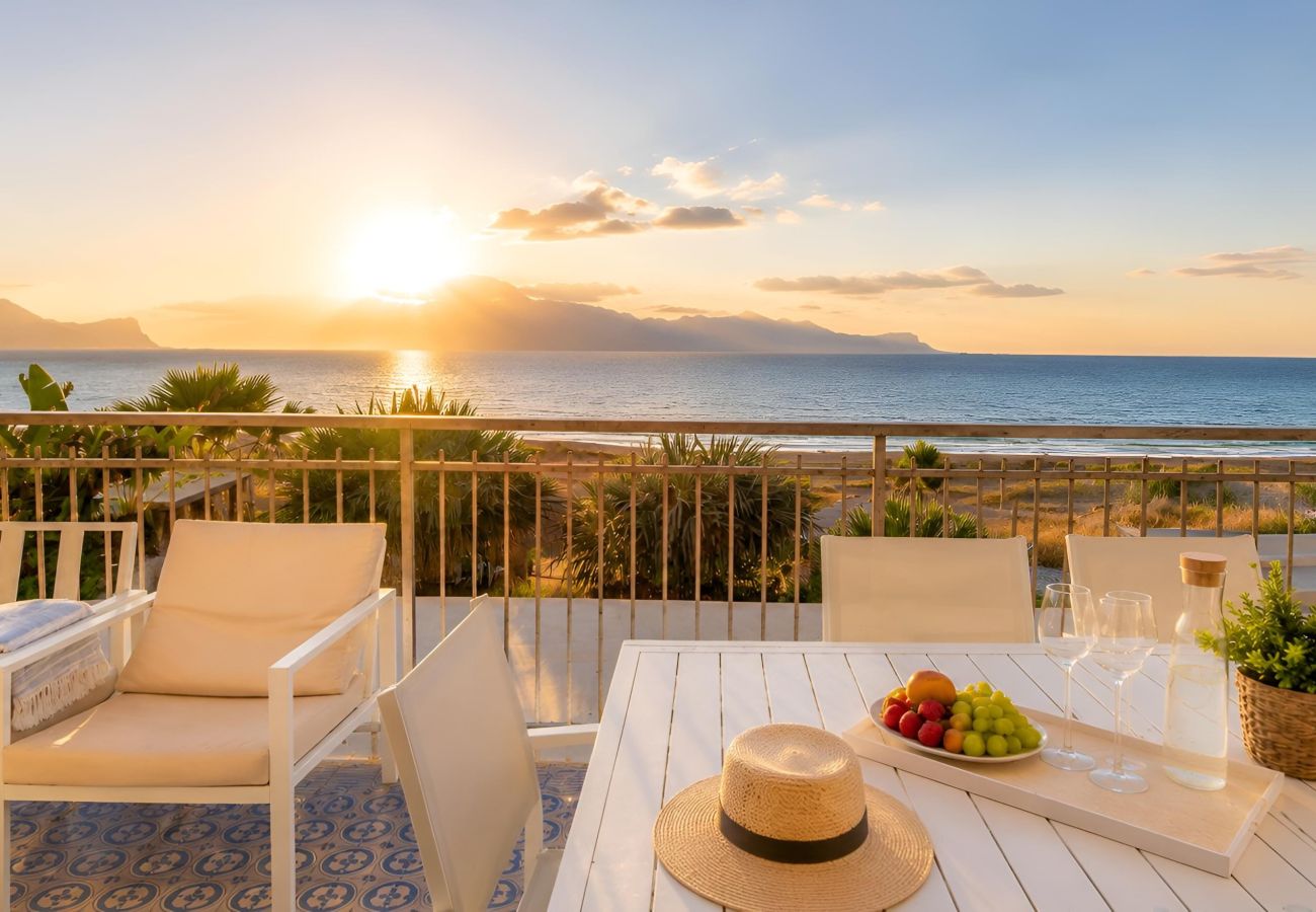 Apartment in Alcamo - The Window on the Sea