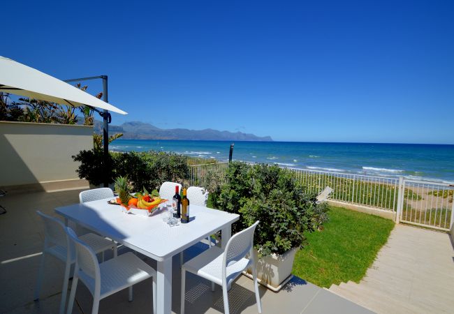 Alcamo Marina, jardin meublé, vue mer Alcamo Marina, jardin meublé, vue mer