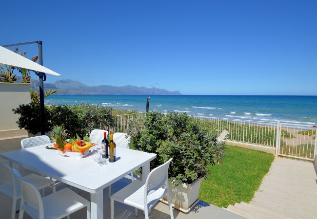 Alcamo Marina, jardin meublé, vue mer Alcamo Marina, jardin meublé, vue mer