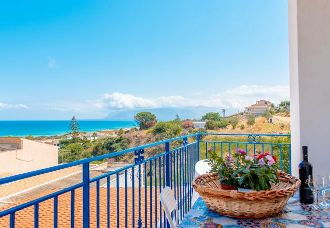 Balcon avec vue sur la mer, Alcamo Marina Balcon avec vue sur la mer, Alcamo Marina