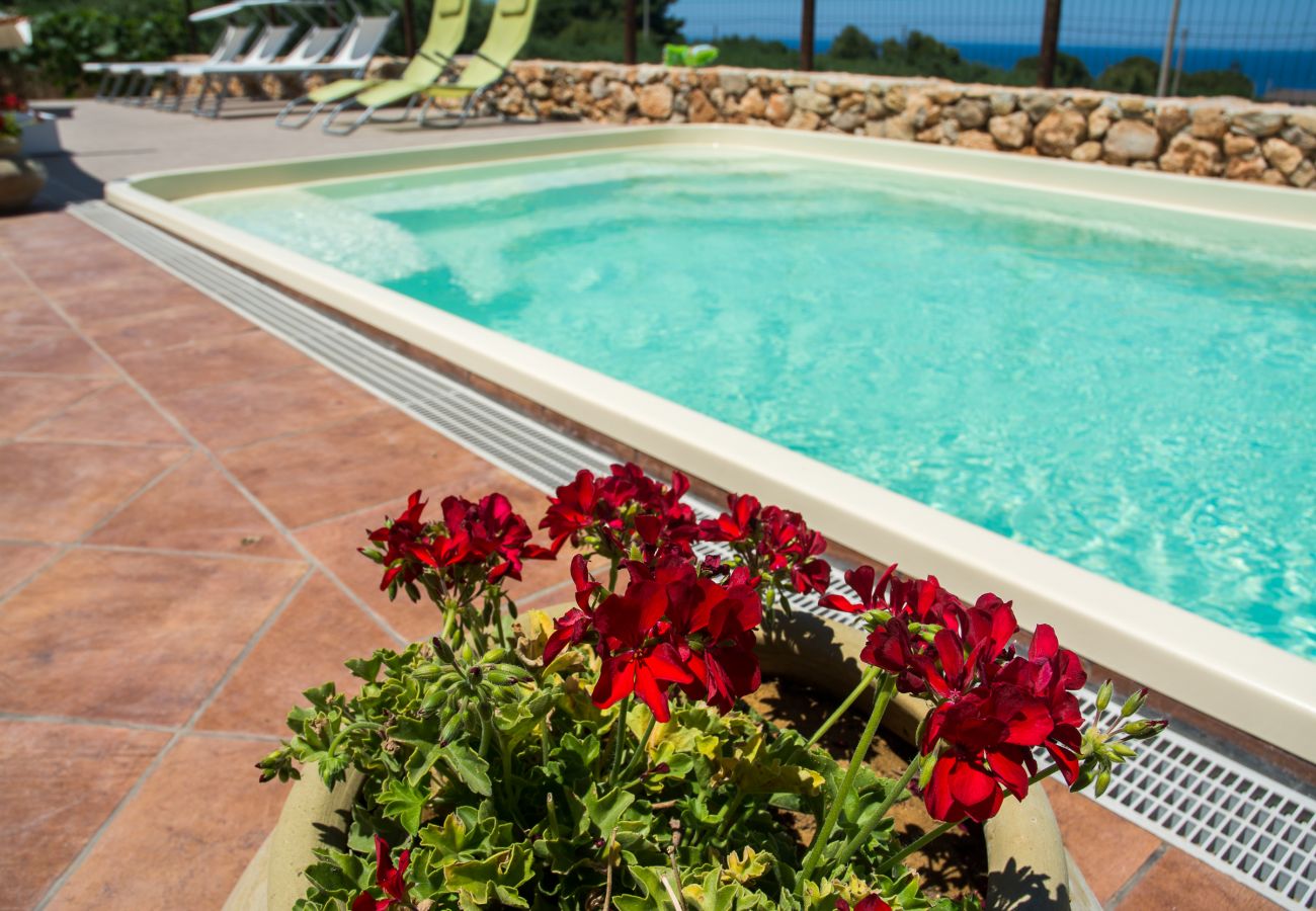 Scopello, piscine privée chauffée Scopello, piscine privée chauffée