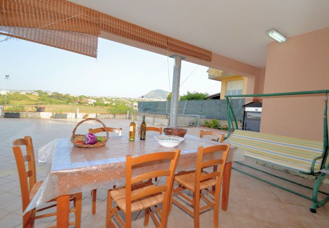 Alcamo Marina, véranda meublée Alcamo Marina, véranda meublée