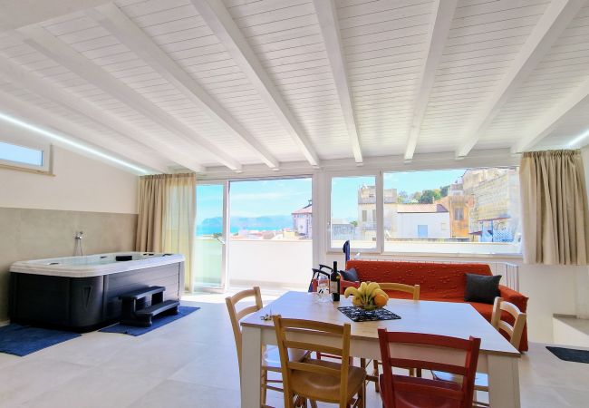 Appartement à Alcamo - Attico della Luna avec Jacuzzi privé  Appartement à Alcamo - Attico della Luna avec Jacuzzi privé